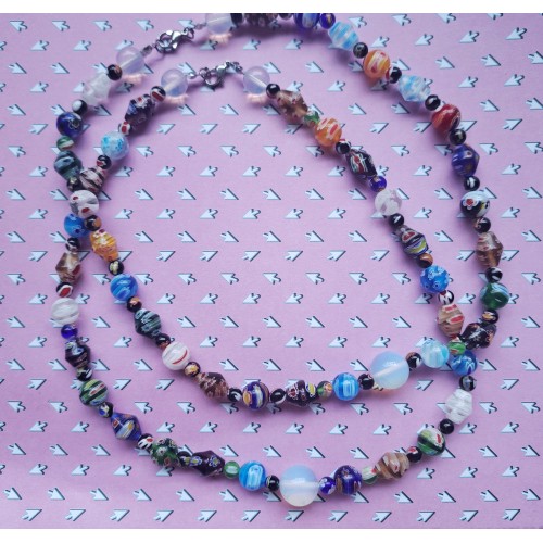 Collier opaline et millefiori. Collier opaline et millefiori.