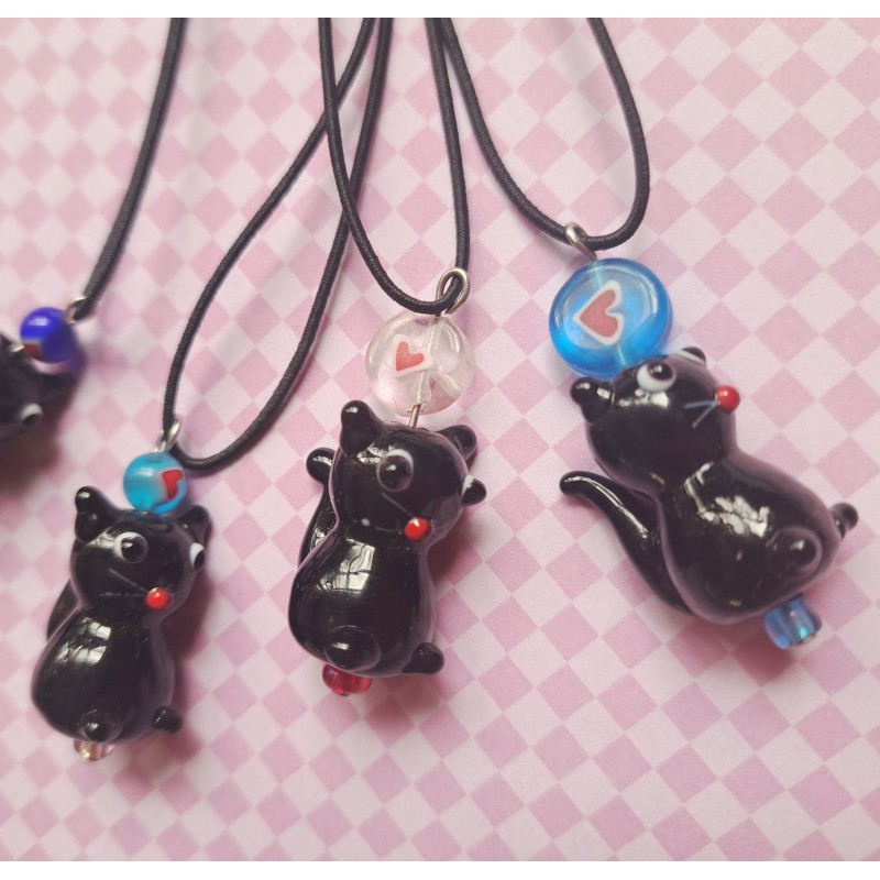 Collier chat noir.
