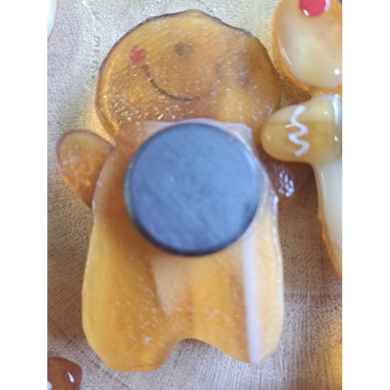 "Menele" ou bonhomme pain d'épice magnet