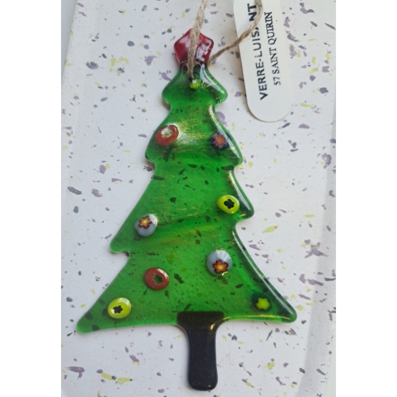 Grand sapin en verre fusionné.