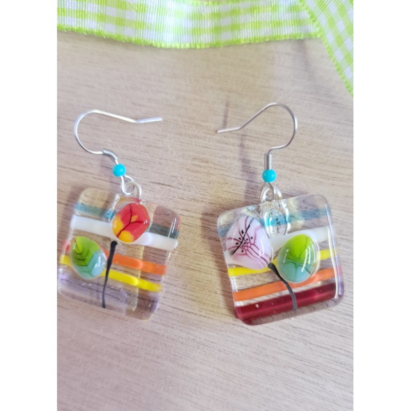 Boucles d'oreilles carrées petites fleurs en fusing