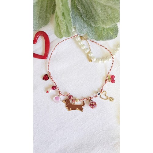 Collier cordon et breloques bohème avec teckel et perles de verre