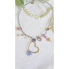 collier style bohème avec breloques dorées et bleues et grand cœur