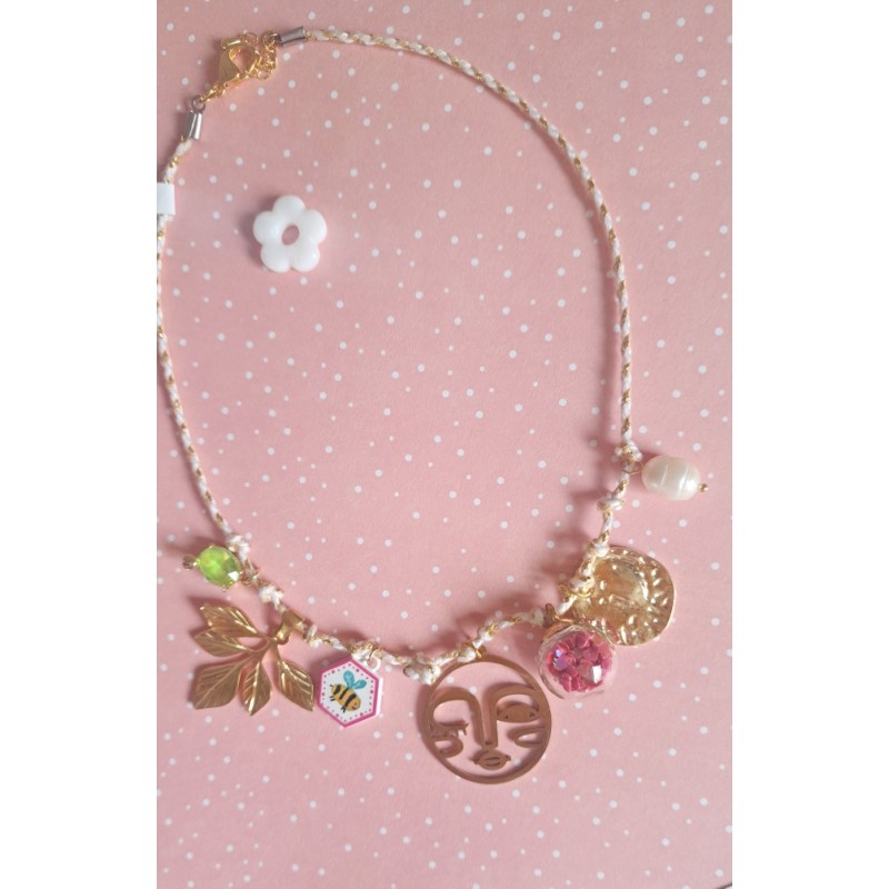 Collier Boho cordon et breloques dorées