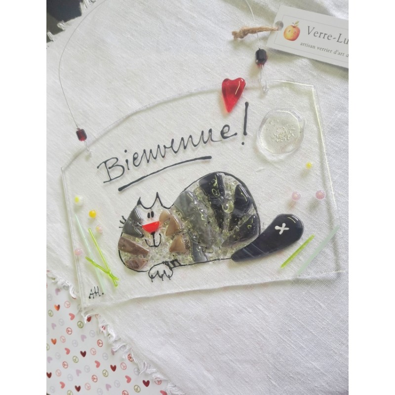 Plaque "Bienvenue" chat tigré en verre fusionné à suspendre