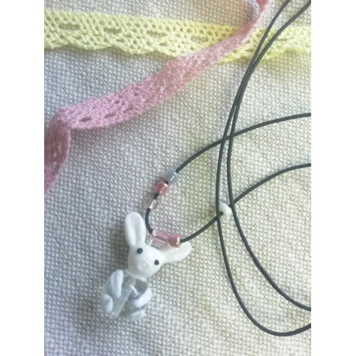 Collier Lapin blanc. Collier Lapin blanc.