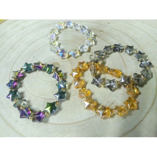 Bracelet petites étoiles en verre. Bracelet petites étoiles en verre.