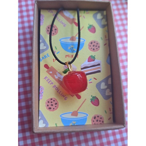 Collier pomme d'Alsace. Collier pomme d'Alsace.