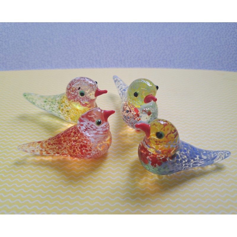 Petit oiseau en verre filé.